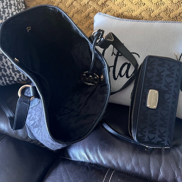 Michael Kors Handbag and Wallet - Picture 2 of 4